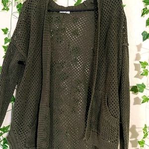 Maurices Green cover with pockets size medium